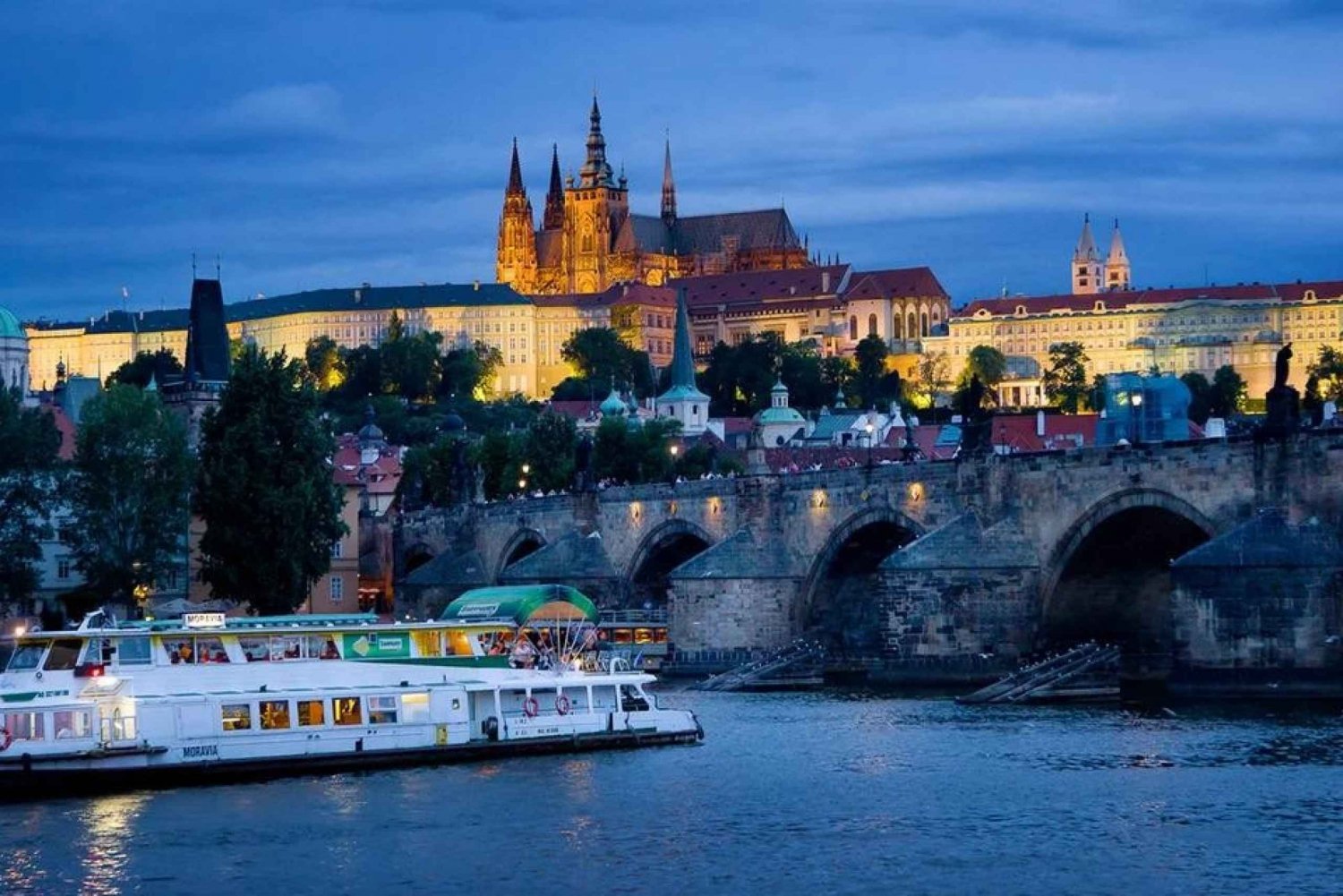 Prague: Vltava River Evening Dinner Cruise