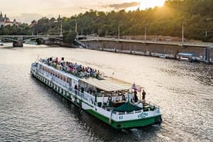 Prague: Vltava River Evening Dinner Cruise