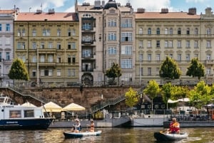 Praga: Wycieczka kajakiem z przewodnikiem po Wełtawie
