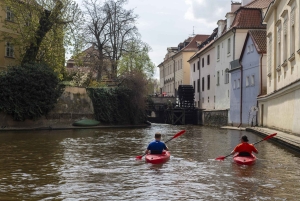 Prag: Kajak-tur på Vltava-floden med guide