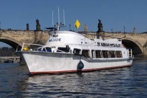 Prague: Vltava River Private Boat Party with Drinks