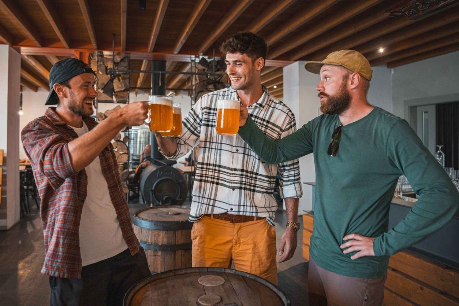 Praga: Recorrido a pie y con cerveza para viajeros en solitario