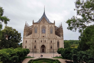 Excursion privée à Kutná Hora : l'église aux ossements et Sainte-Barbe