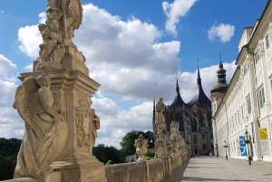 Excursion privée à Kutná Hora : l'église aux ossements et Sainte-Barbe
