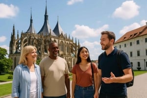 Yksityinen päiväkierros Kutná Horaan: luukirkkoon ja Pyhän Barbaran kirkkoon