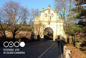 Real life in Prague - Easy Walk from Vysehrad to Vyton