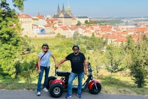 Wielka wycieczka po mieście na elektrycznym trójkołowcu w Pradze - przewodnik na żywo