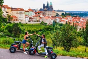 Wielka wycieczka po mieście na elektrycznym trójkołowcu w Pradze - przewodnik na żywo