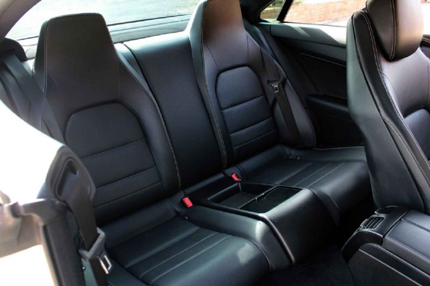 Taxi from/to airport with professional drivers