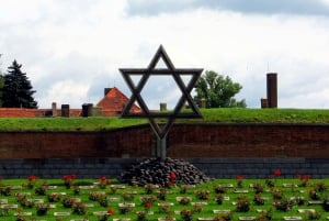 From Prague: All-inclusive Bus Tour to Terezin Memorial