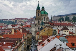 Tour around Prague Castle and Lesser Town in Spanish