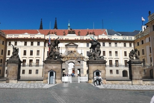 Prague: Tour to Prague Castle with tickets included. Spanish