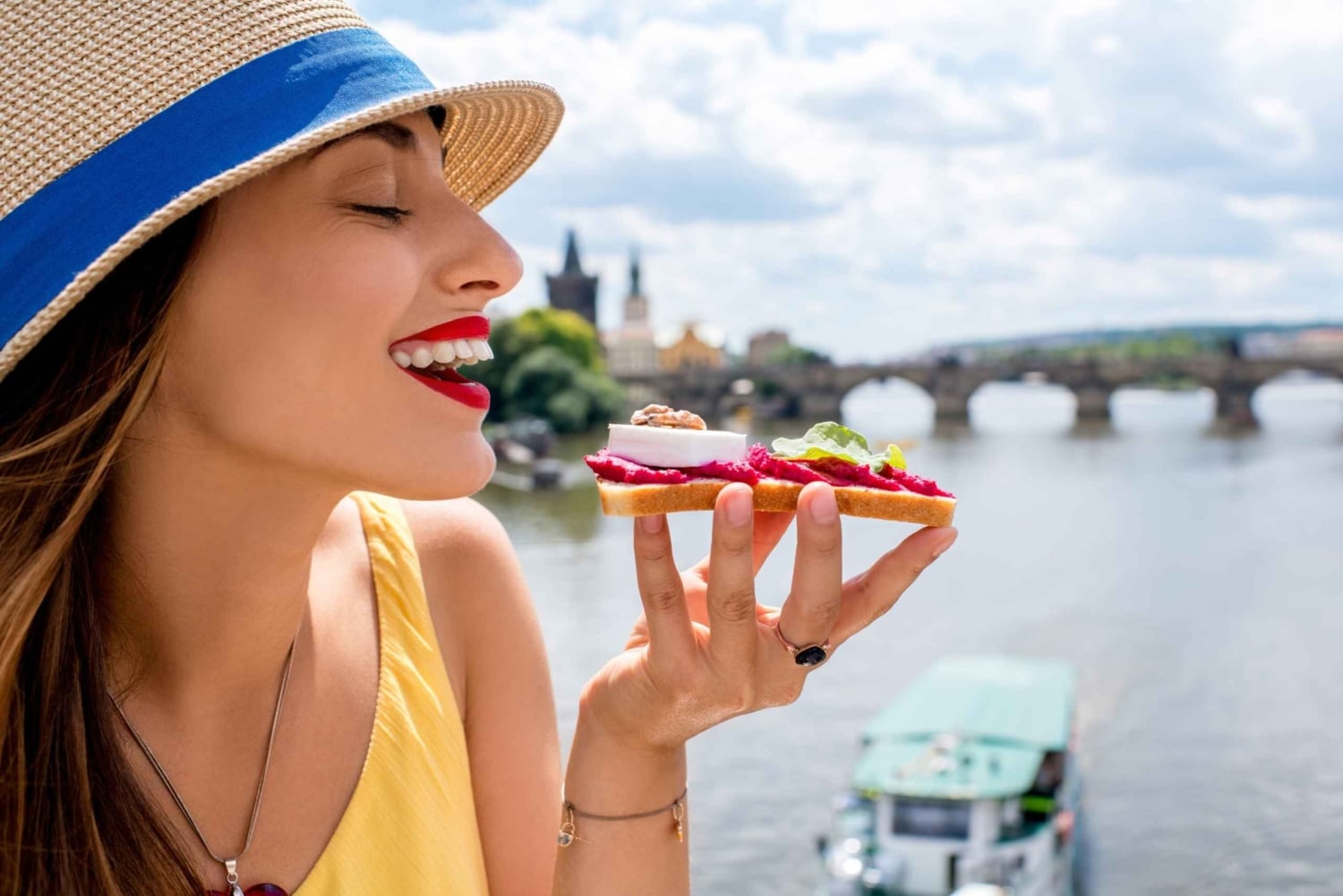 Comida tradicional tcheca e excursão privada ao centro histórico de Praga