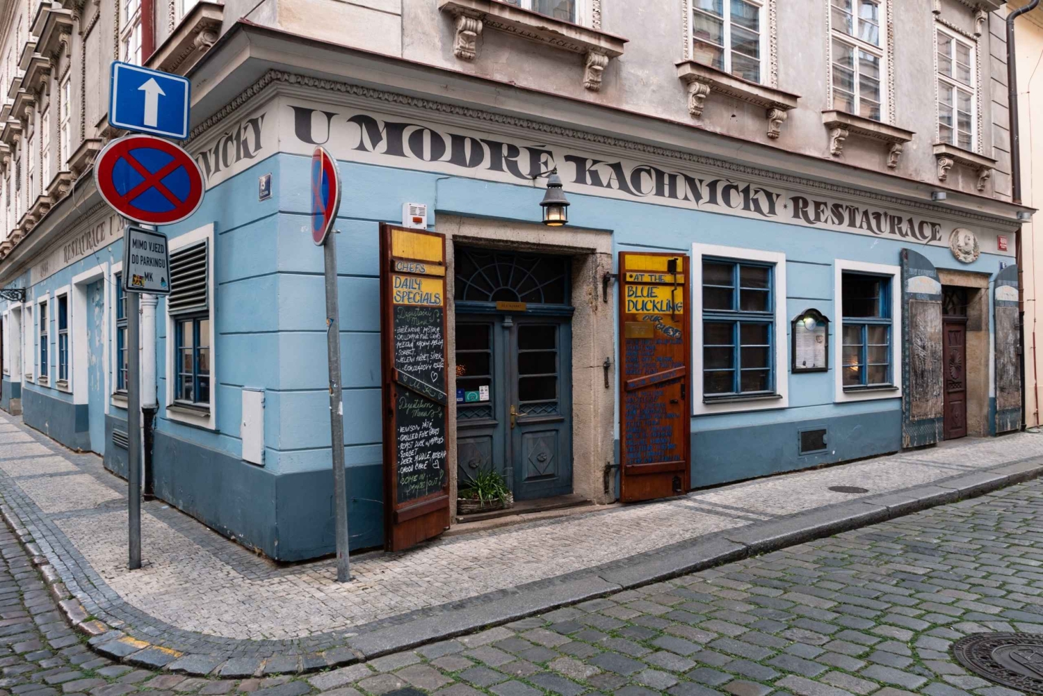 Comida tradicional tcheca e excursão privada ao centro histórico de Praga