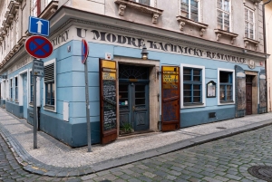 Comida tradicional tcheca e excursão privada ao centro histórico de Praga