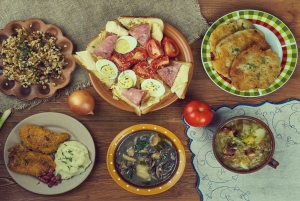 Comida tradicional tcheca e excursão privada ao centro histórico de Praga