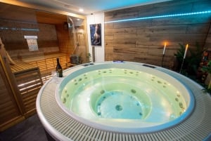 Spa privado único com jacuzzi e sauna em Praga