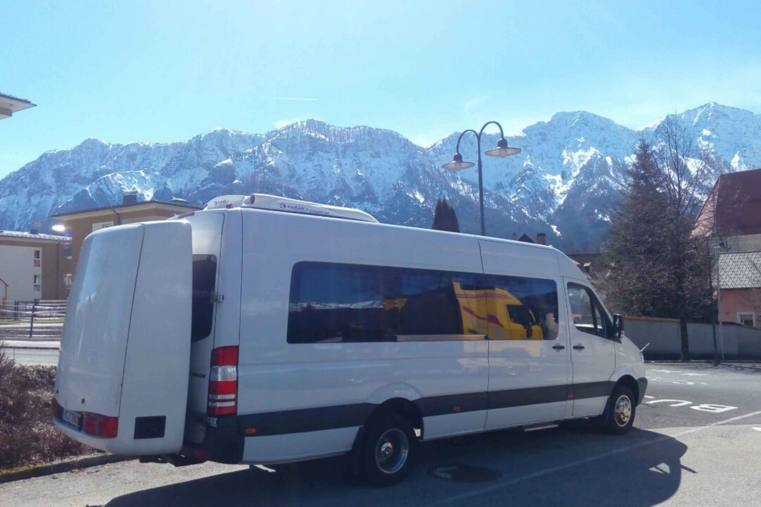 Vienna: Sightseeing Transfer to Prague via Cesky Krumlov