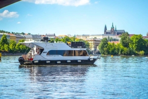 VIP Prag YachtBoat ONE Erlebnis: All-You-Can-Drink