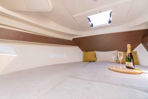 VIP Prague YachtBoat SPEED Experience: All-You-Can-Drink