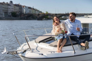 VIP Prague YachtBoat SPEED Experience: All-You-Can-Drink