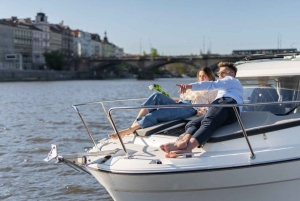 VIP Prague YachtBoat SPEED Experience: All-You-Can-Drink