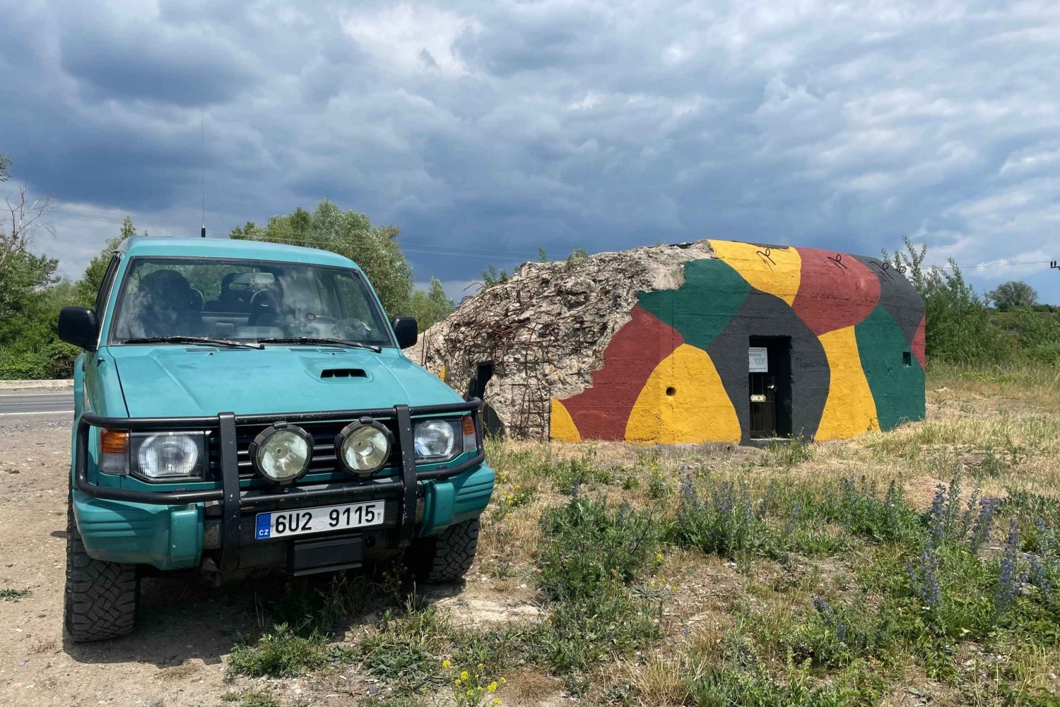 Excursión en 4x4 de la II Guerra Mundial desde Praga con almuerzo