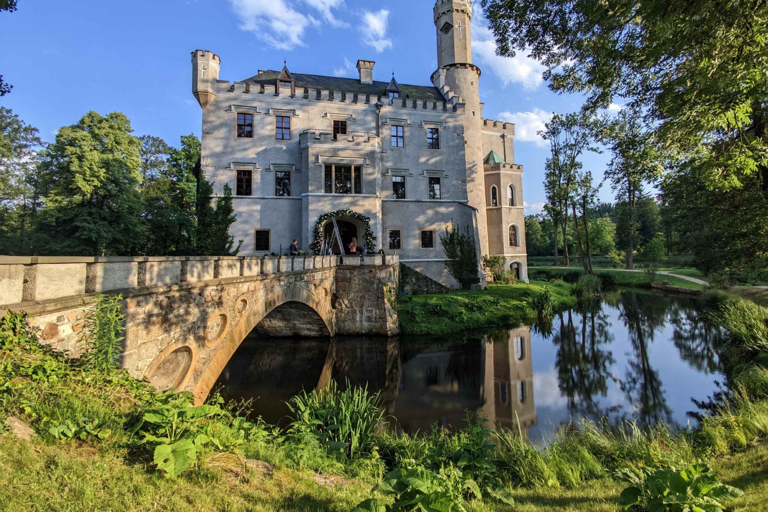 De Breslavia a Praga: 2 en 1 (traslado privado + tour por el campo)