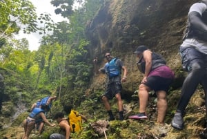San Juan: Arenales-grotten, Charco Azul og skjulte vandfald