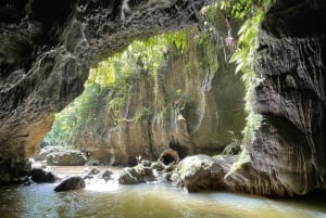 Aventure dans les grottes, les cascades et la rivière d'Arenales