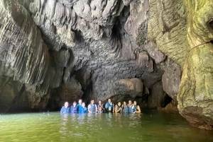 Arenales Grotten, Waterval & Zwemavontuur in de Rivier