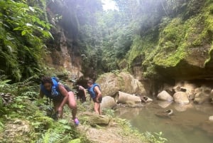 Charco Azul, grotter, fossefall, strand, gratis drikkevarer for voksne