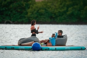 Condado: Lagoon Hangout Deck Ingang met drankjes om te kopen