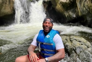 Experiência exclusiva em El Yunque: escorregas e cascatas
