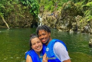 Experiência exclusiva em El Yunque: escorregas e cascatas