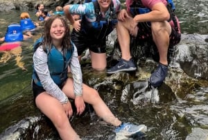 Experiência exclusiva em El Yunque: escorregas e cascatas