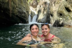 Fajardo: El Yunquen metsävaellus, vesiputoukset ja vesiliukumäki Retki
