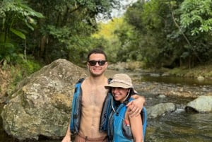 El Yunquen metsän vesiliukumäet ja köysilaskukierros