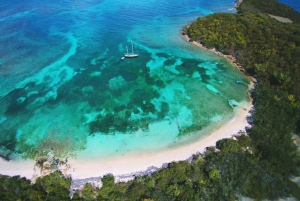 Fajardo: Afternoon Sailing Charter with Appetizers & Drinks