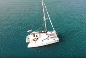 Fajardo: Catamaran Day Cruise with Piñeros Island and Lunch