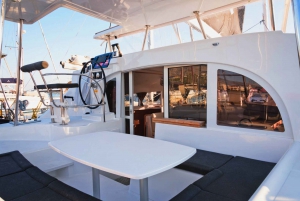 Fajardo: Catamaran Day Cruise with Piñeros Island and Lunch