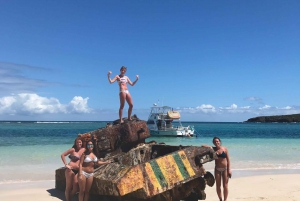 Fajardo: Culebra Boat Trip with Snorkeling, Lunch and Drinks