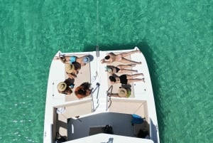 Fajardo : Excursion en bateau à moteur Icacos avec plongée en apnée, déjeuner et boissons
