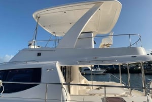 Fajardo : Croisière privée en catamaran 47-F avec boissons et collation
