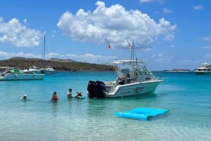 Fajardo: noleggio privato di mezza giornata in barca a Icacos o Palomino