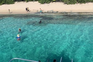 Fajardo: Snorkeling na rafie z napojami i przekąskami