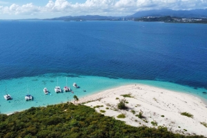 Fajardo: Bådtur med snorkling med snacks og drikkevarer