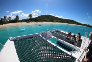 Da Fajardo: escursione in spiaggia in catamarano con pranzo