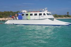 From Fajardo: Full-Day Culebra Islands Catamaran Tour