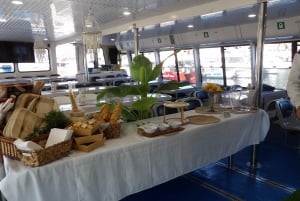 Z Puerto Rico: Wycieczka łodzią wzdłuż wybrzeża z jedzeniem i napojami